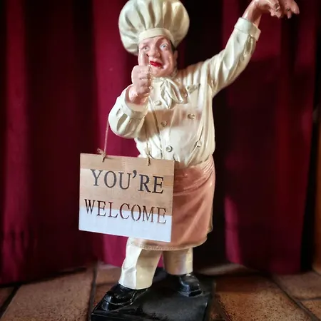 Zum Burghof فندق مرسبورغ